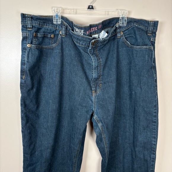 True Nation Men’s Straight Leg Athletic Fit Jeans 52x32 - Picture 2 of 5